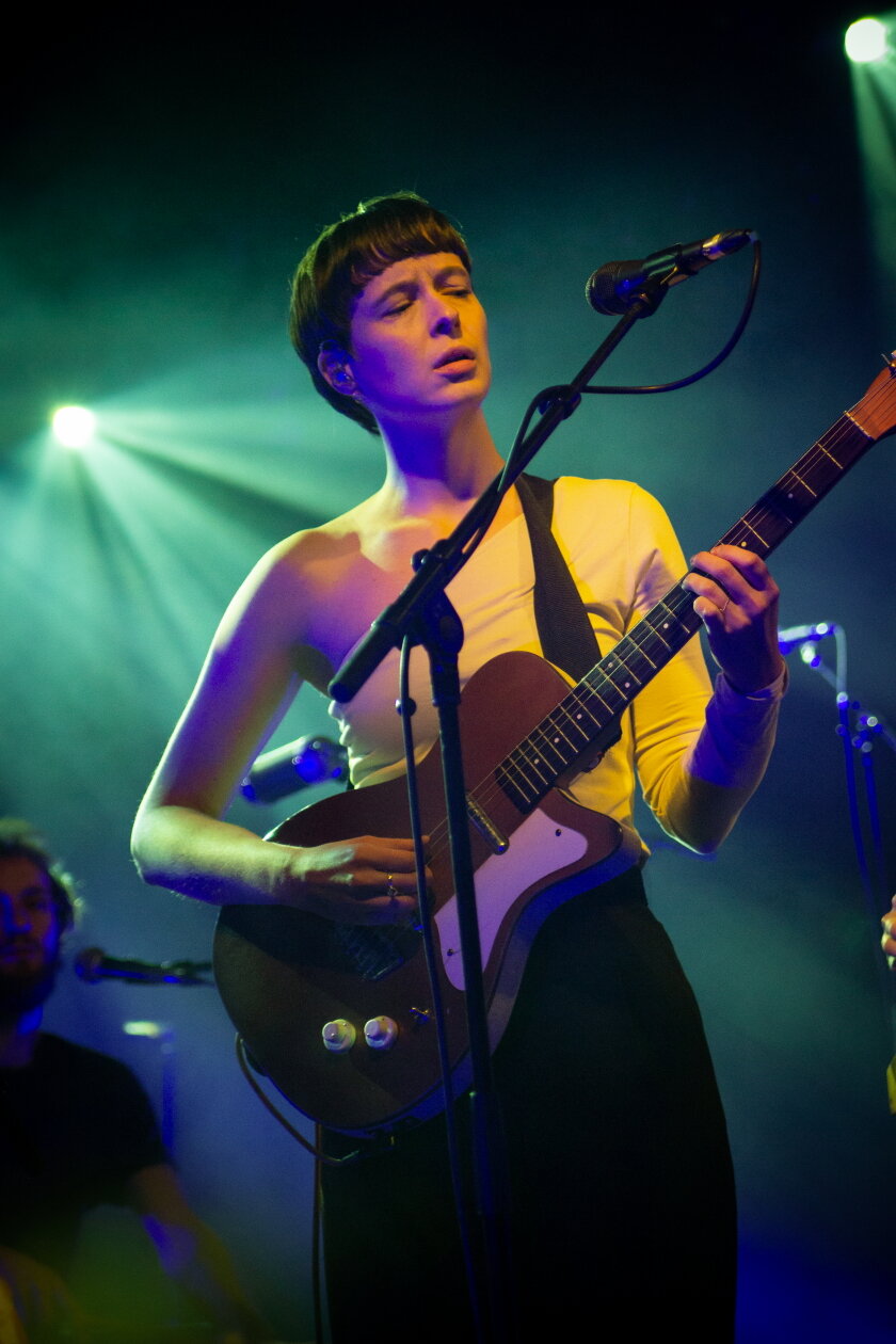 Sophie Hunger – Halluzinationen in der Hauptstadt. – Luwten.