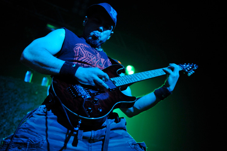 Soulfly – Bang your head to this! Max Cavalera in Rage. – Flinke Finger: Marc Rizzo.