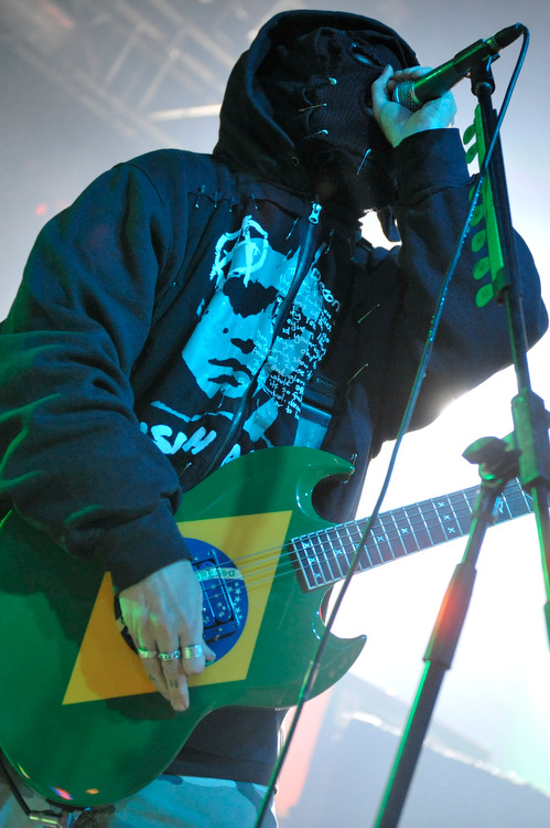 Soulfly – Bang your head to this! Max Cavalera in Rage. – Go Brasil!