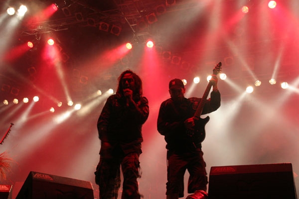 Soulfly – Machen eine auf dicke Hose, haben ihren Zenith aber hinter sich. – 