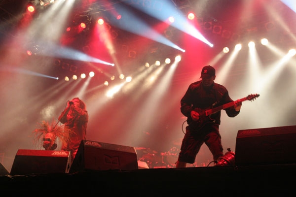 Soulfly – Machen eine auf dicke Hose, haben ihren Zenith aber hinter sich. – 