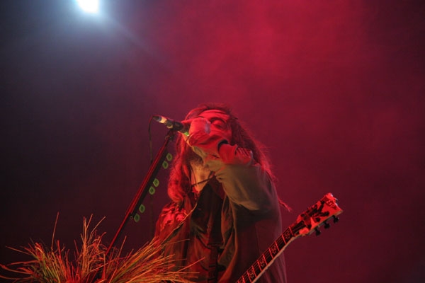 Soulfly – Machen eine auf dicke Hose, haben ihren Zenith aber hinter sich. – 
