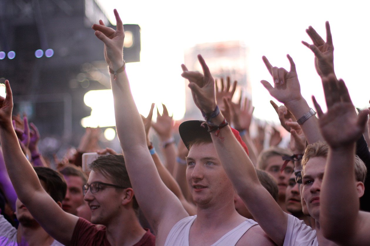 Ssio – Der Bonner in Ferropolis. – Die Fans gehorchen.