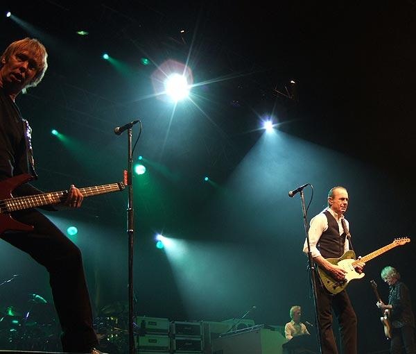 Status Quo – Im Oktober 2006 gaben Rossi, Parfitt und Co. ein ausverkauftes Konzert in Lörrach. – 