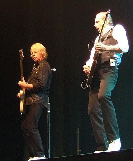 Status Quo – Im Oktober 2006 gaben Rossi, Parfitt und Co. ein ausverkauftes Konzert in Lörrach. – 