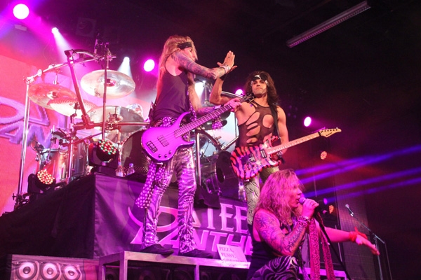 For real: Hairspray-Metal im Gibson. – Steel Panther.