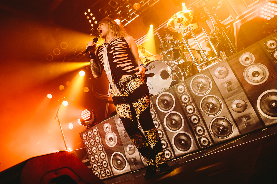 Steel Panther – Hairspray-Metal-Meeting in der Domstadt. – Sing it!
