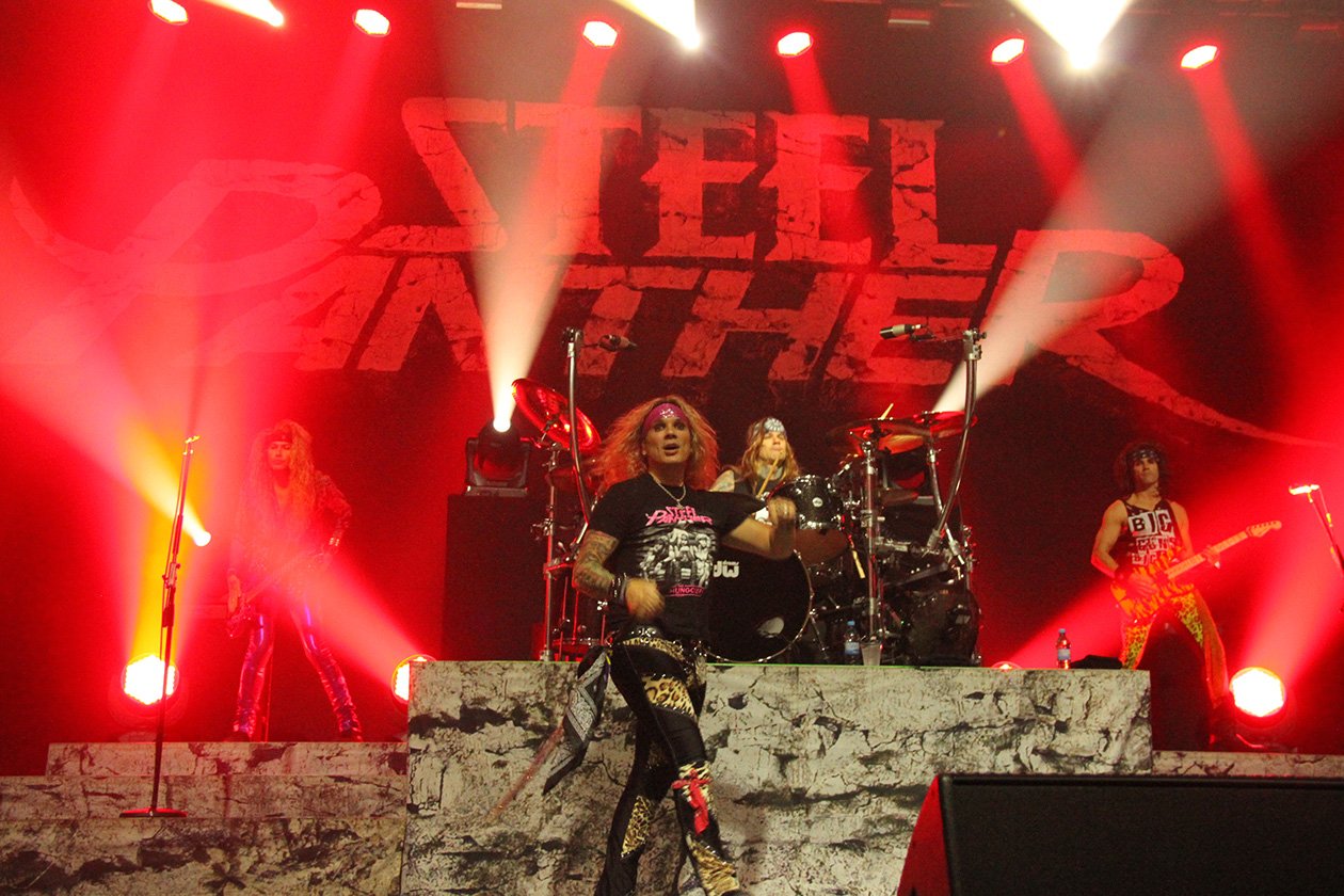 Der ultimative Glam-Metal-Zirkus gastierte auch im Schwabenland. – Steel Panther.