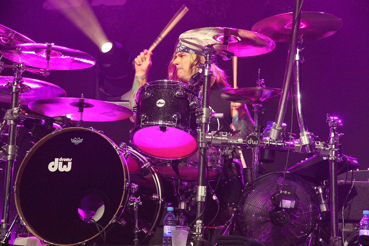 Steel Panther – Der ultimative Glam-Metal-Zirkus gastierte auch im Schwabenland. – Stix Zadinia.