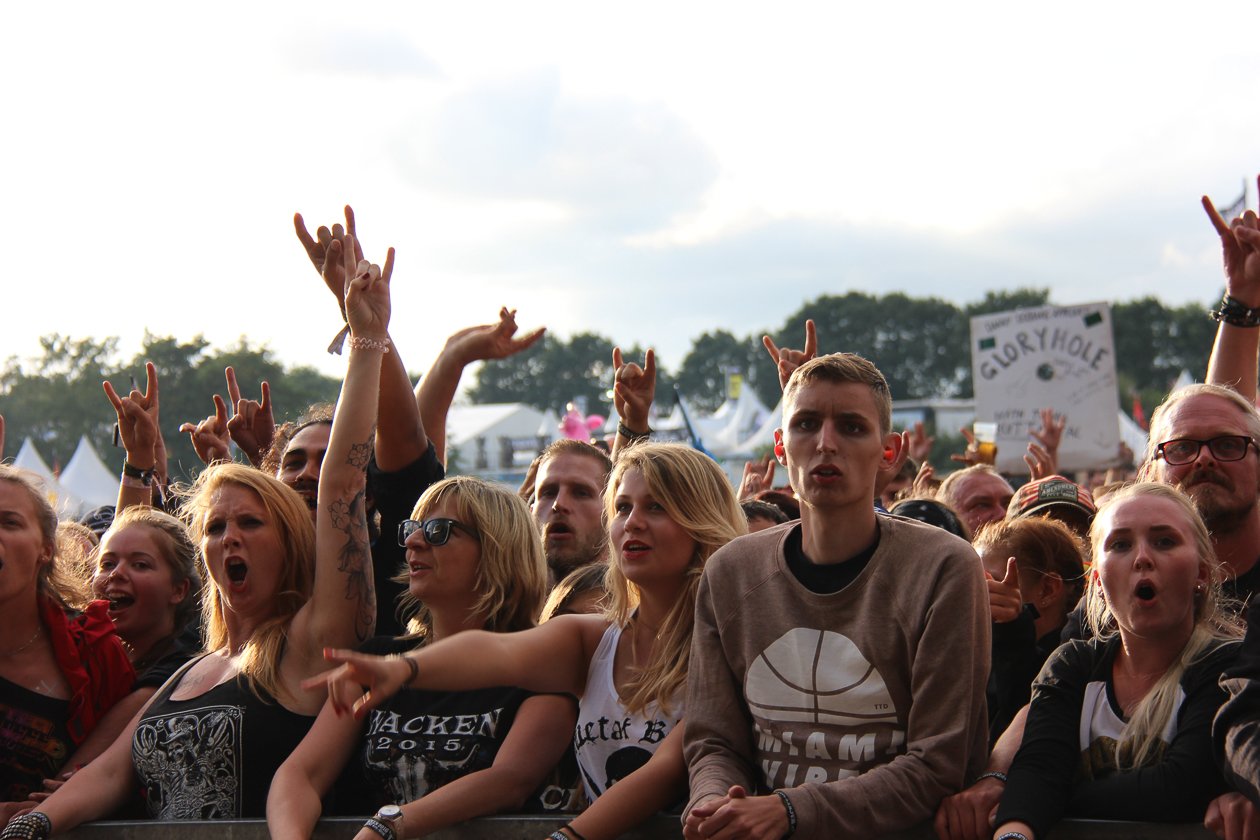 Eine kurzweilige Glam-Metal-Show. – Steel Panther auf dem Wacken 2016!