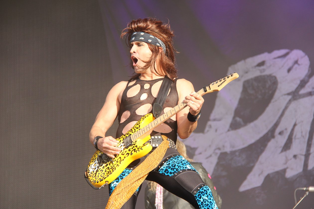 Steel Panther – Eine kurzweilige Glam-Metal-Show. – Satchel.