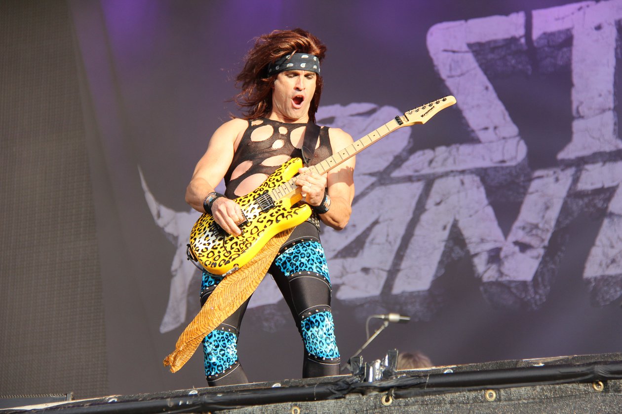 Steel Panther – Eine kurzweilige Glam-Metal-Show. –  Satchel.