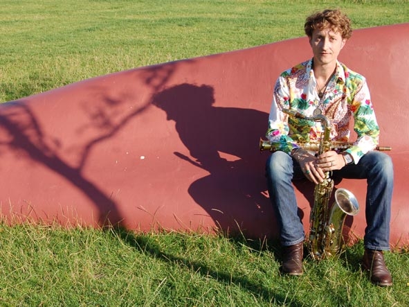 Stephan-Max Wirth – 2009 präsentiert der Saxofonist "Multiple Pulse - A Tribute To Alice Coltrane" – Nach der intensiven Beschäftigung mit Obertongesang, ...