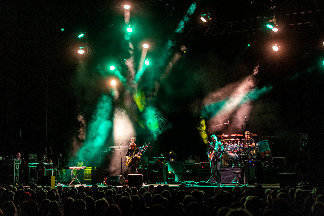 Auf "Foxtrot At Fifty-Tour": Der legendäre Gitarrist, ein Genesis-Mitglied in den 70ern, zu Gast in der Hauptstadt. – Steve Hackett.