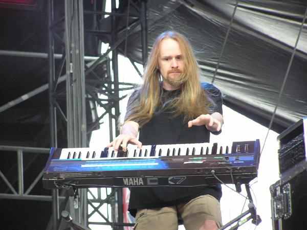 Stratovarius – Nicht mehr zerstritten, aber eine Einheit sieht auch anders aus. – 