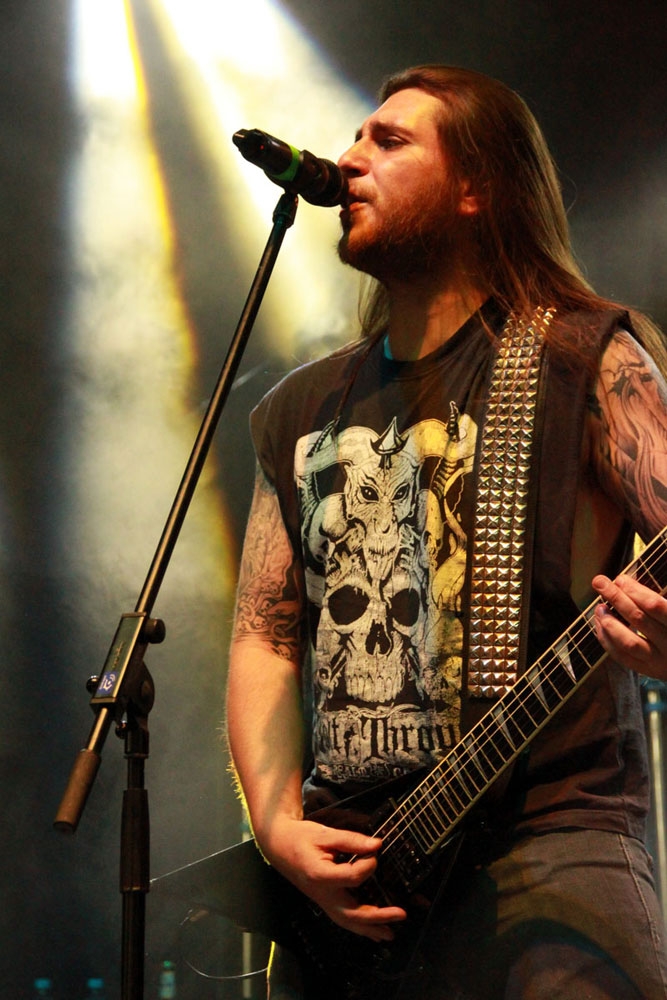 Legten die Halle in Schutt und Asche. – Suicidal Angels.