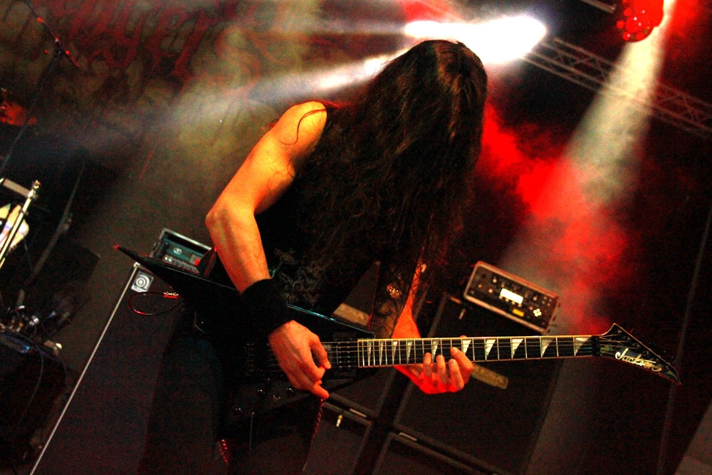 Legten die Halle in Schutt und Asche. – Suicidal Angels.