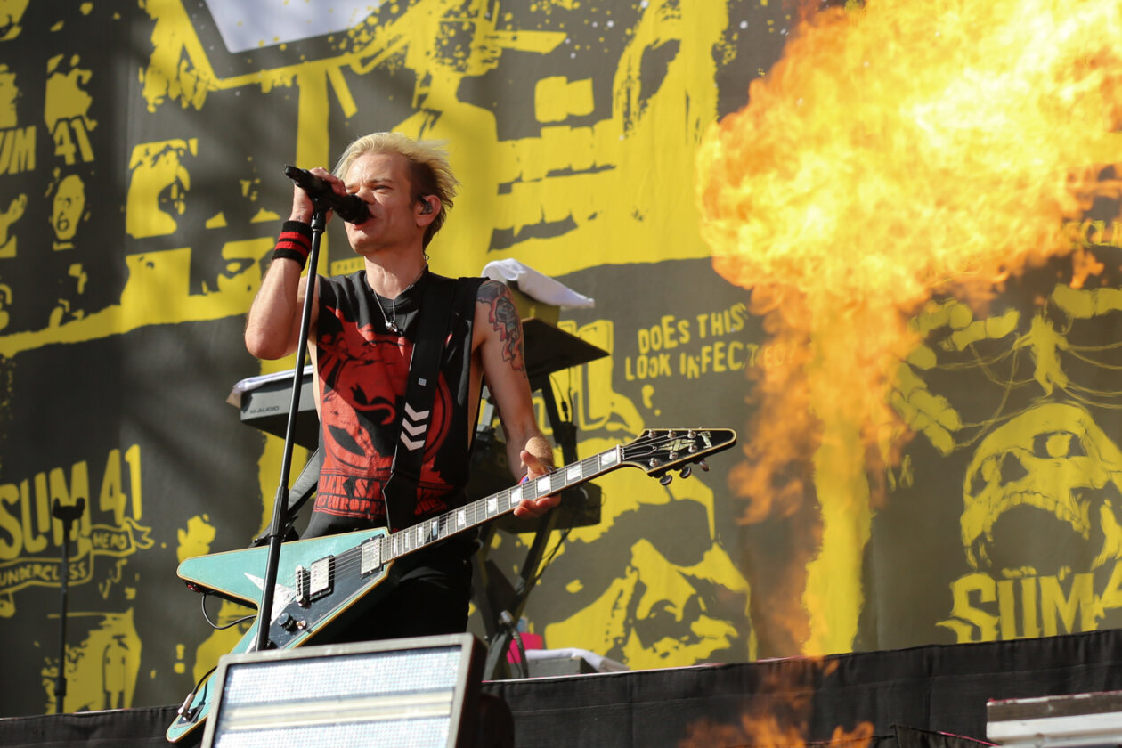 Die Kanadier lieferten Hits am Fließband: Skatepunkrock vom Feinsten. – Sum 41.