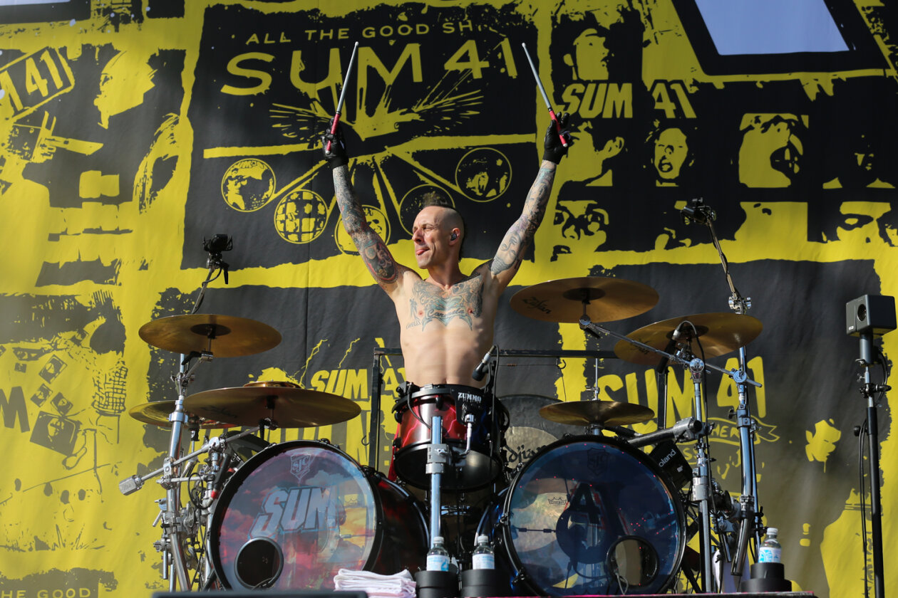 Die Kanadier lieferten Hits am Fließband: Skatepunkrock vom Feinsten. – Sum 41.