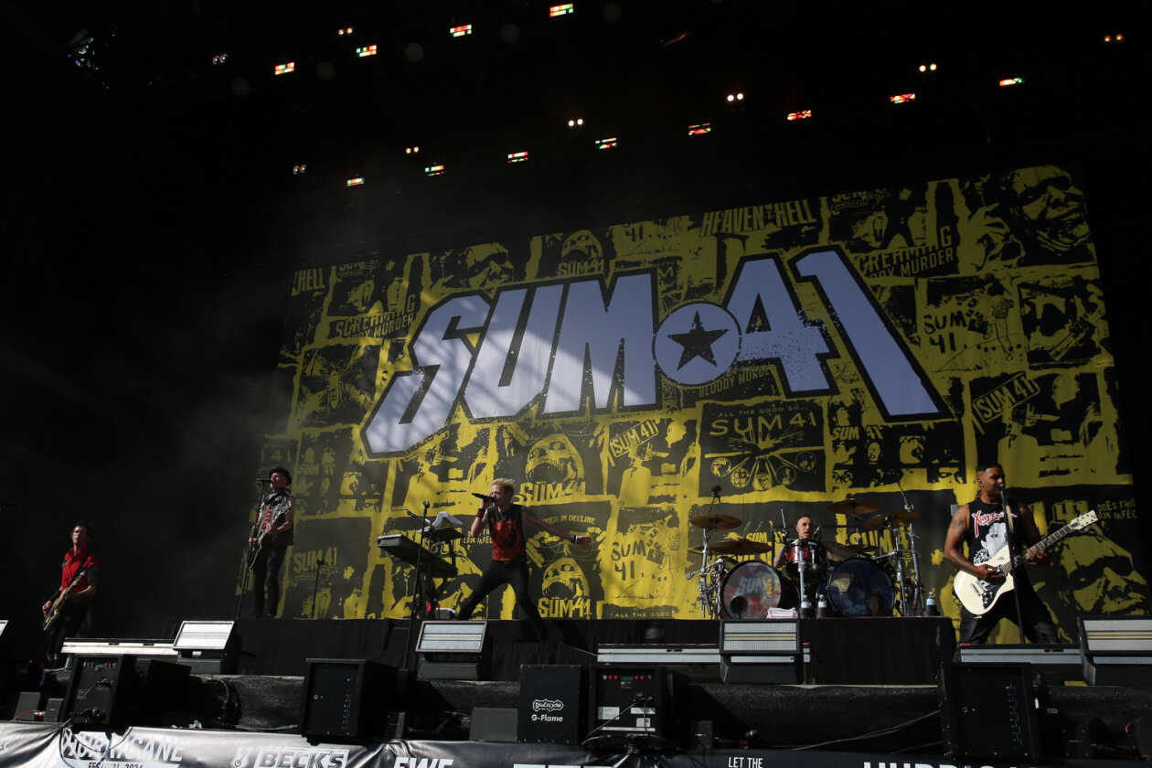 Die Kanadier lieferten Hits am Fließband: Skatepunkrock vom Feinsten. – Sum 41.