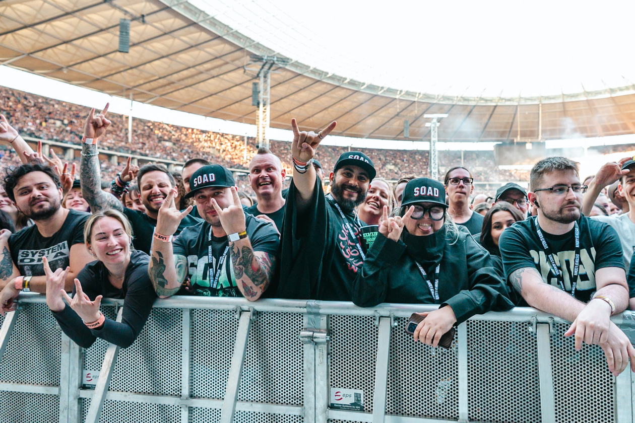 System Of A Down – Fans.