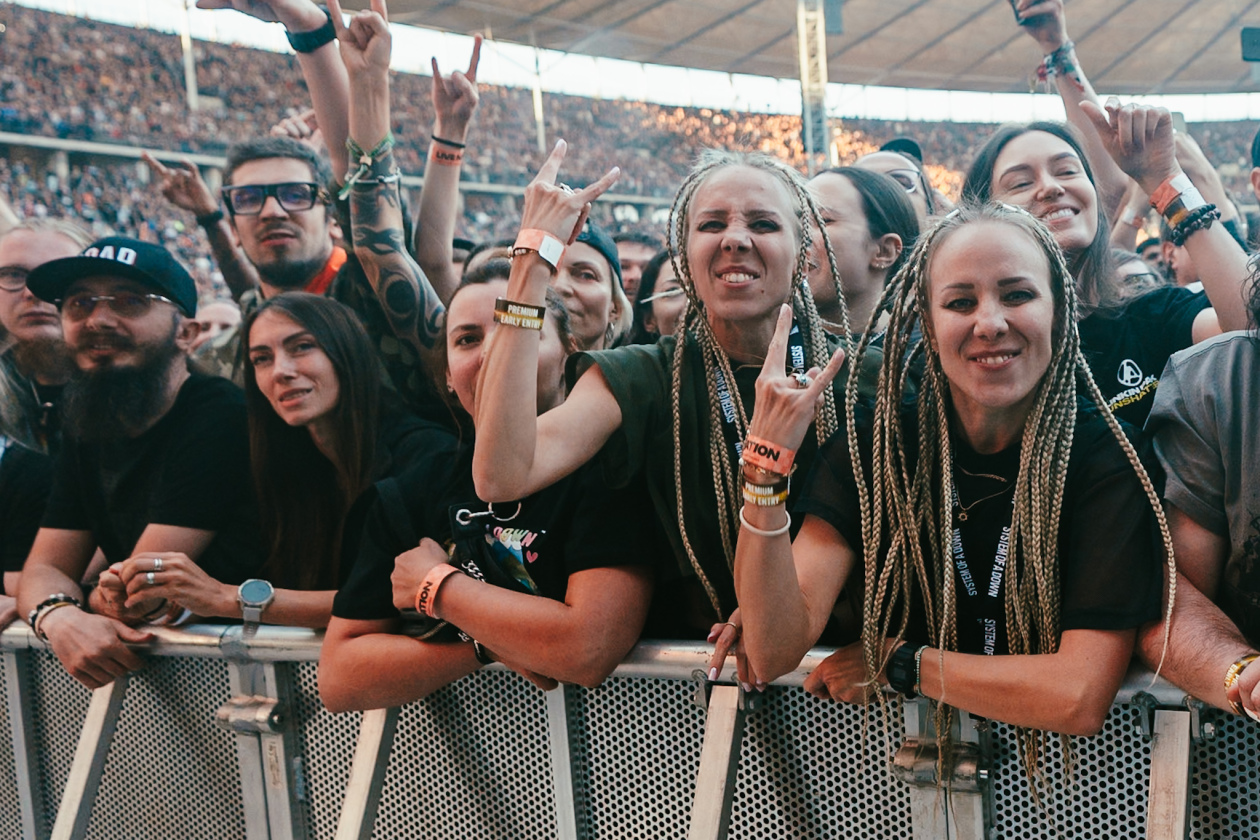 System Of A Down – Serj Tankian und Band legten eines der Konzerte des Jahres auf die Bühne. – Fans.