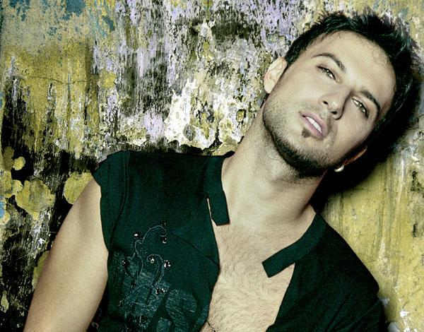 Tarkan zeigt seine Schokoladenseite. – 