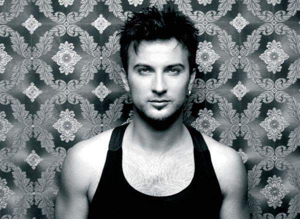 Tarkan zeigt seine Schokoladenseite. – 