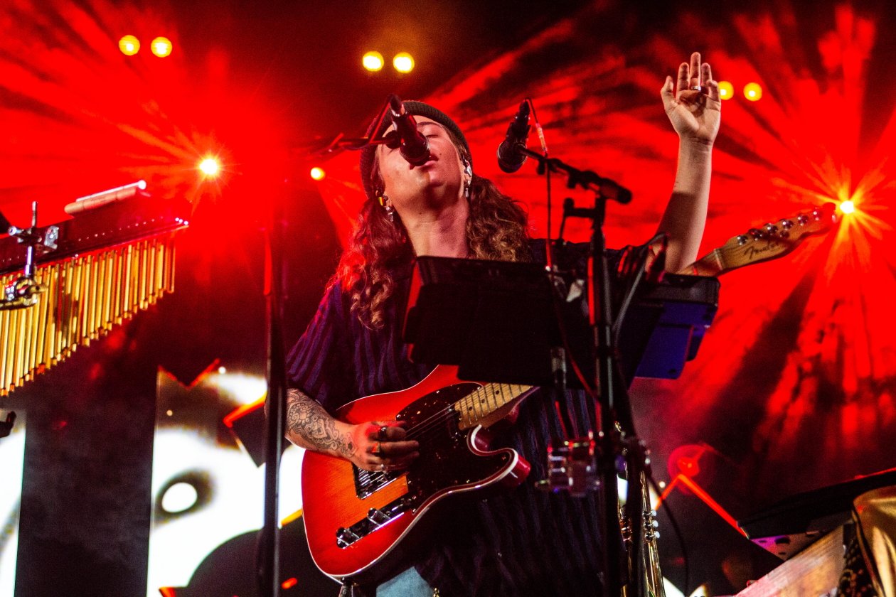 Tash auf ausverkaufter "Flow State"-Tournee. – Tash Sultana.