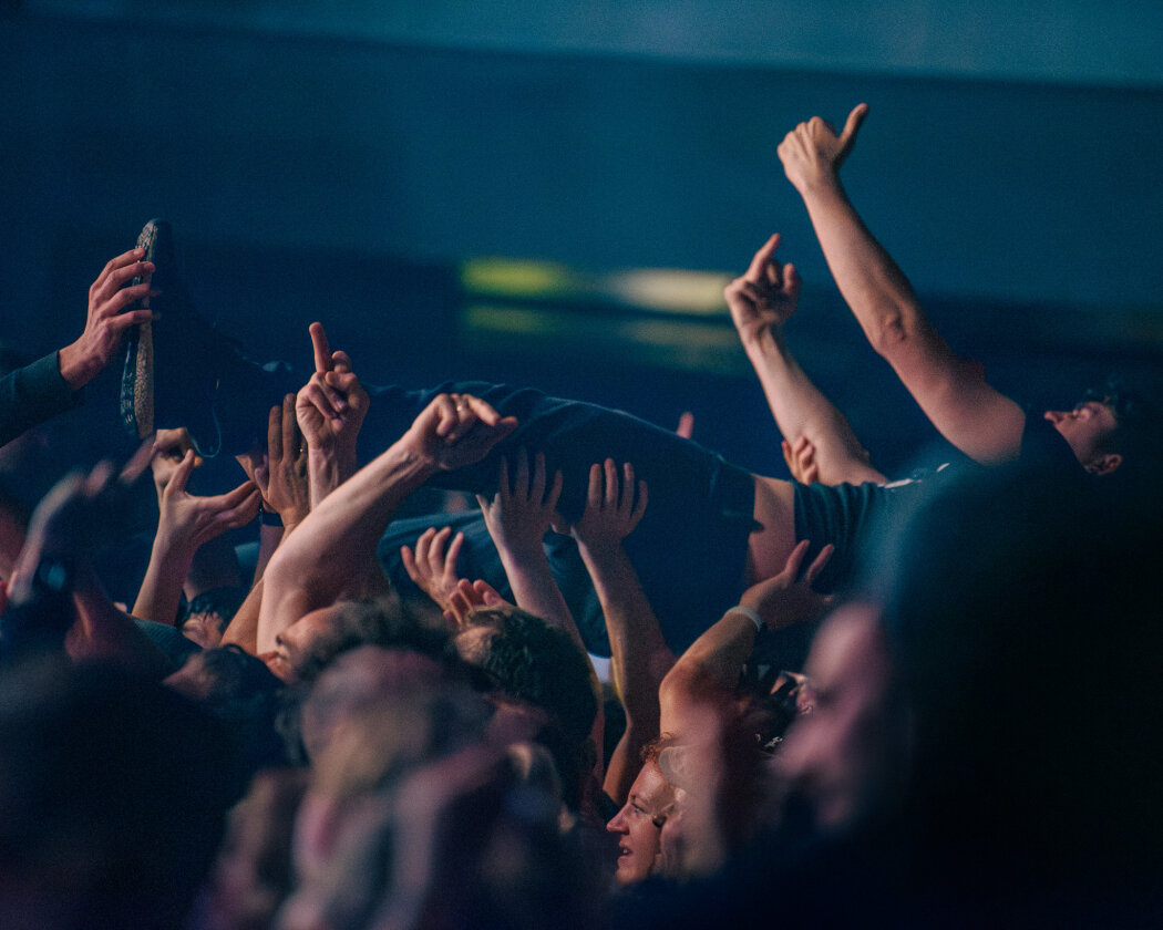 Team Scheisse – Die Punkrock-Band aus Bremen auf ihrem bis dato größten Headliner-Hallenkonzert. – Fans.