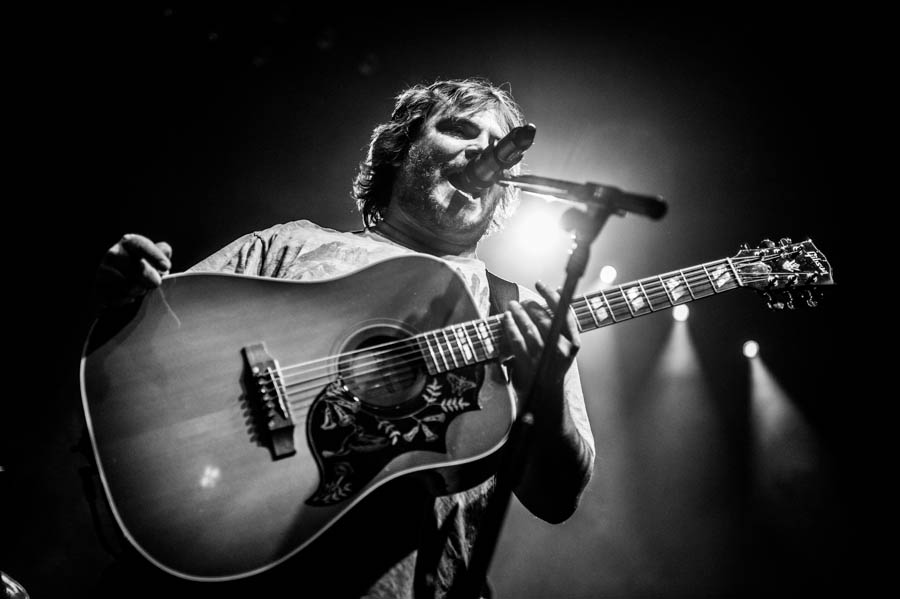 Zwei dicke Kerle und ihre Gitarren: Tenacious D rocken in Düsseldorf. – Tenacious D