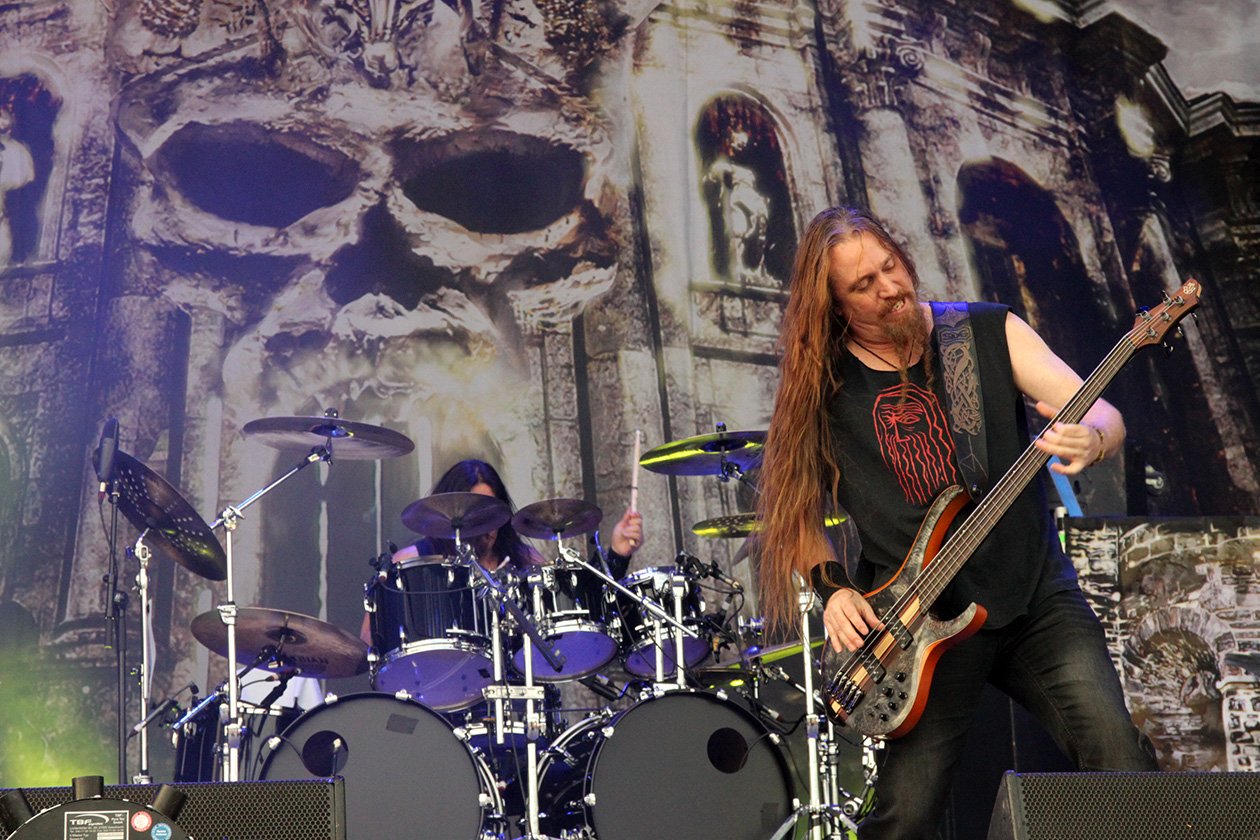 Der souveräne Co-Headliner - bei der Rhythmustruppe und dem Riffing auch kein Wunder. – Testament.