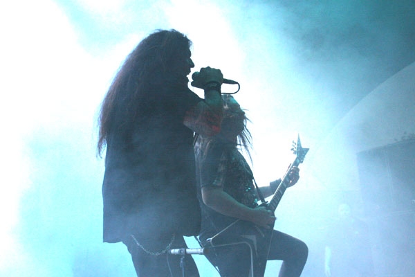 Auch ohne ihren Leadgitarristen sind Testament eine Macht. – 