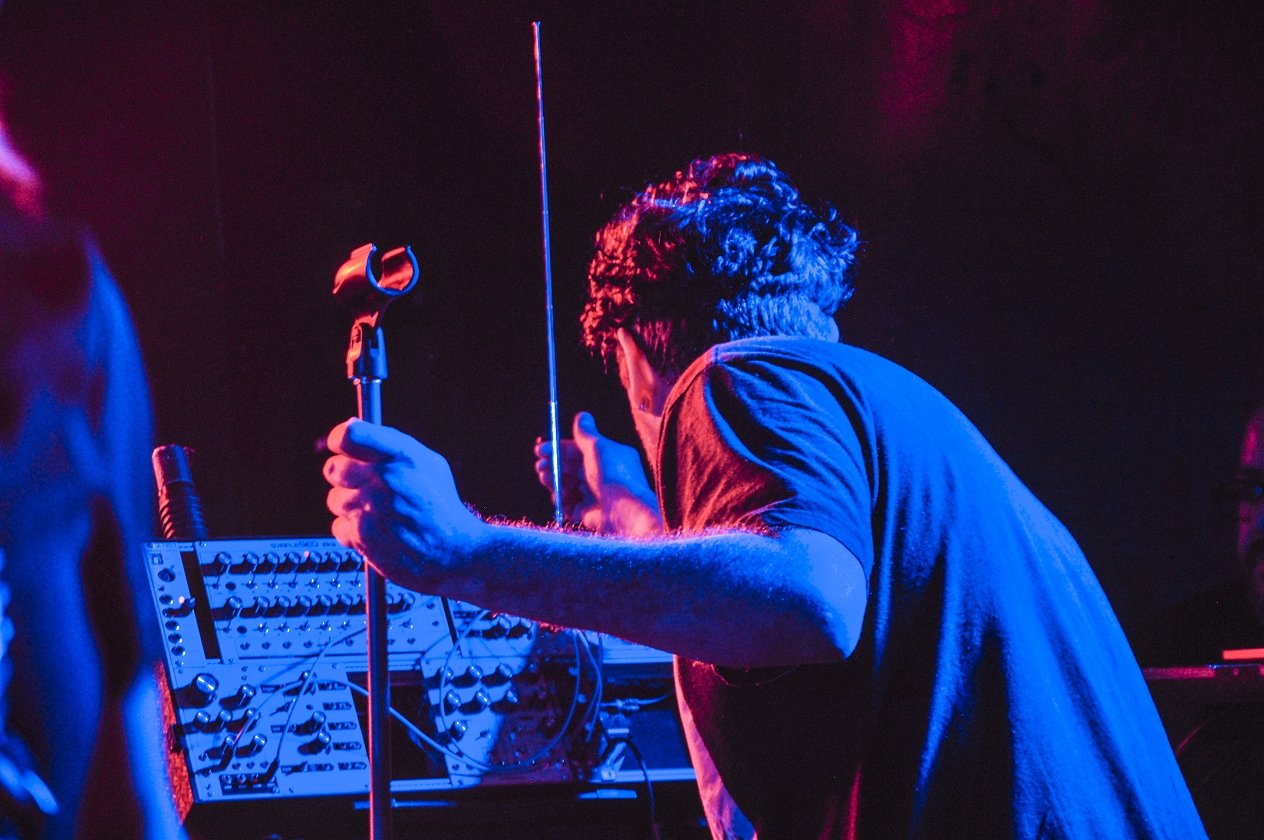 Since They Left Us – von den großen Festivalbühnen  zurück in die Clubs: The Avalanches bescheren dem Luxor eine besonders intime Sampling-Party. – Modular Time.