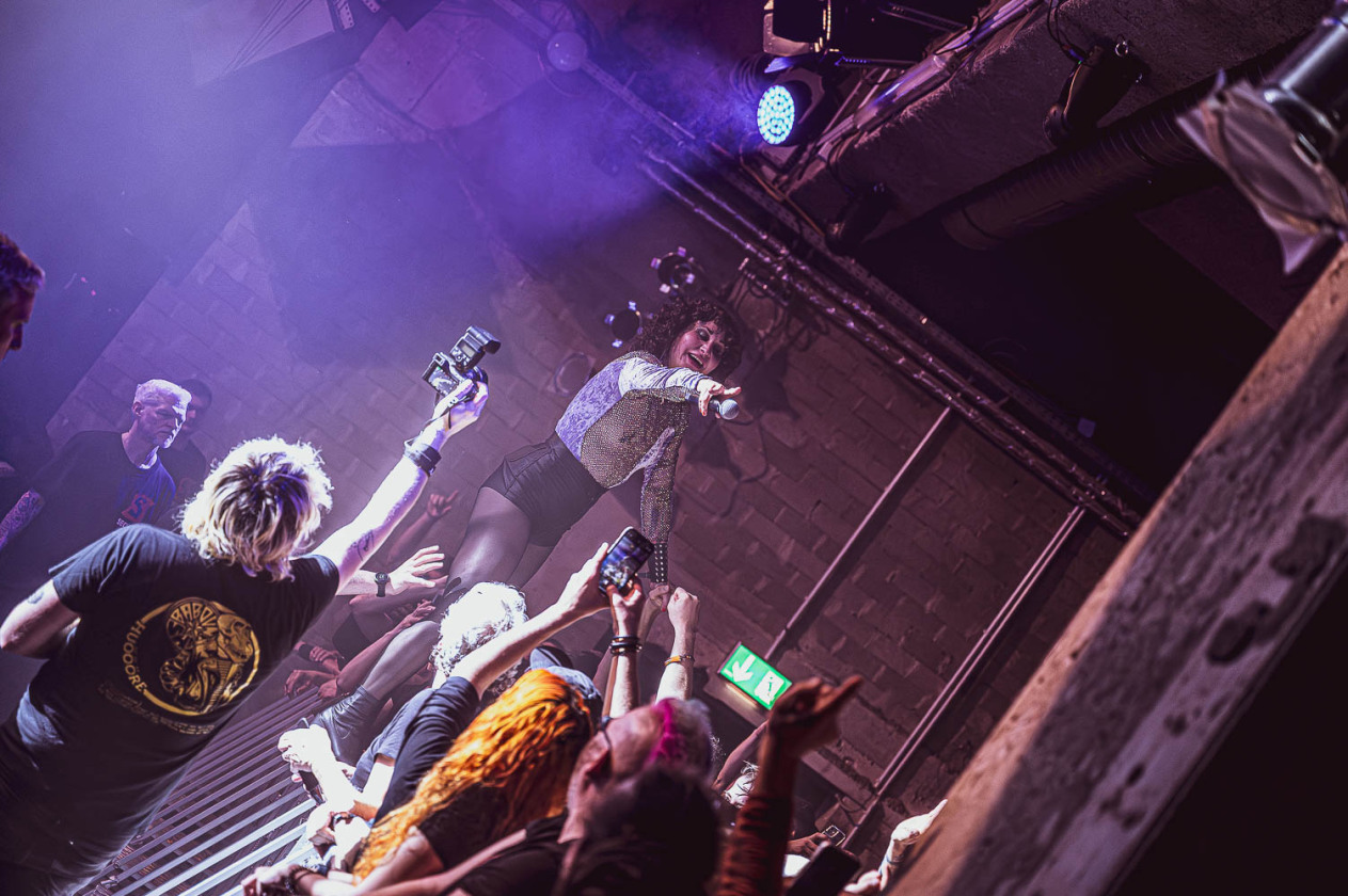 Die Schwed:innen mit dem aktuellen Album "God Bless You All" auf "Be A Baboon"-Tour. – The Baboon Show.