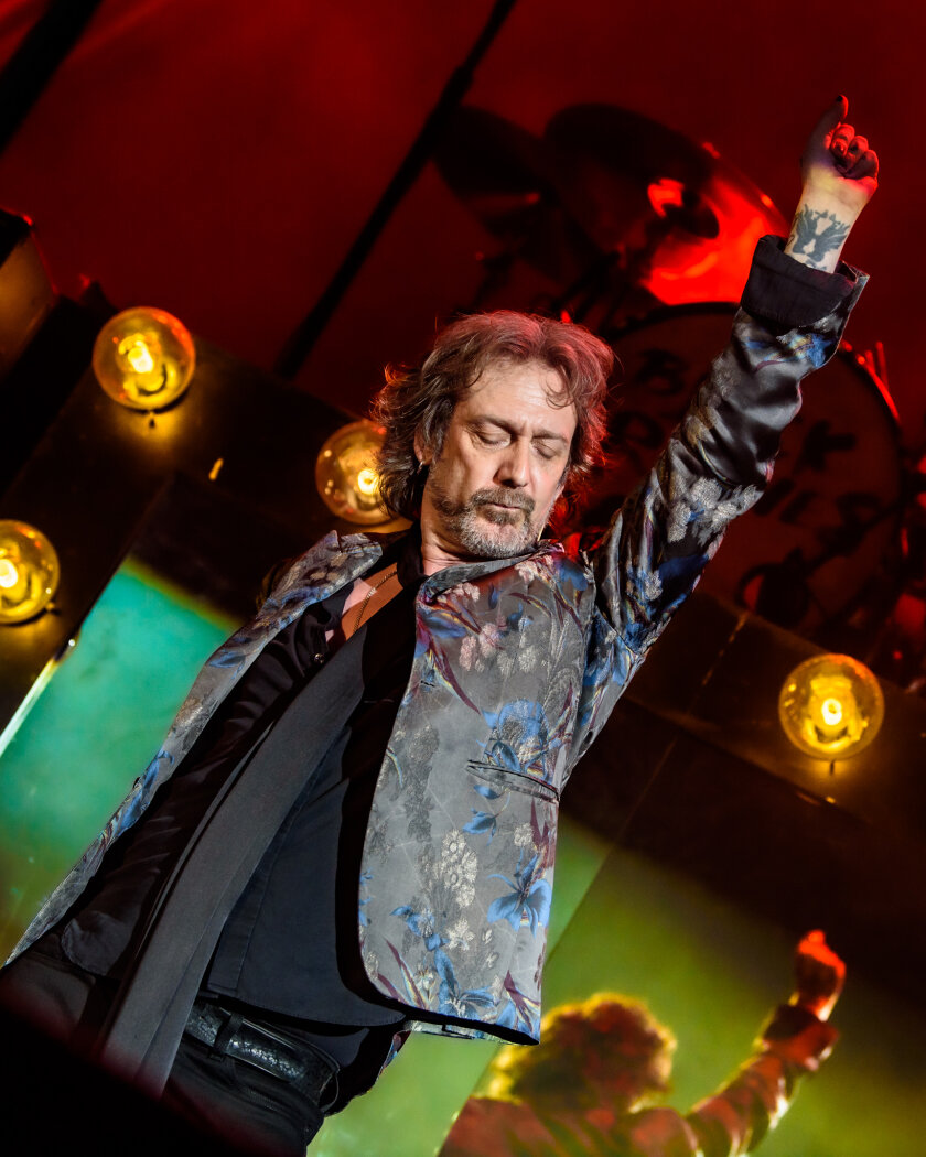 The Black Crowes – Die Robinson-Brüder mit dem aktuellen Album "Happiness Bastards" on tour. – Chris.