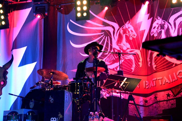 The BossHoss – 60% Musik, 40% Gelaber, so kennt man die Cowboys aus der Hauptstadt. – 