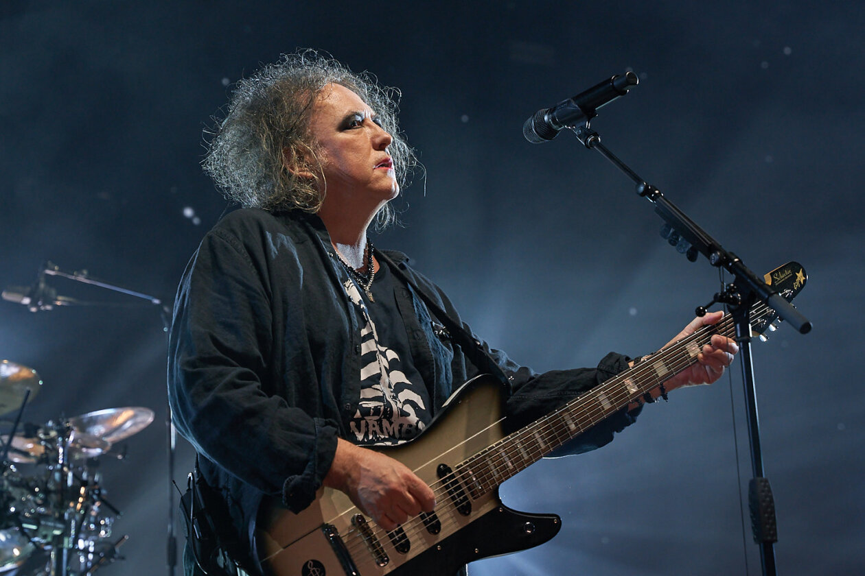 The Cure – Gut gelaunt auf Europa-Tour: Robert Smith und Band spielen ein mit Hits und Fanfavs gespicktes Set. – Robert Smith.