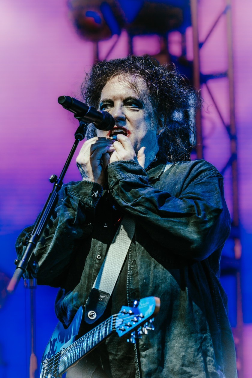 The Cure – Drei Deutschland-Konzerte in Folge in der Wuhlheide: Robert Smith und Band. – Robert Smith.