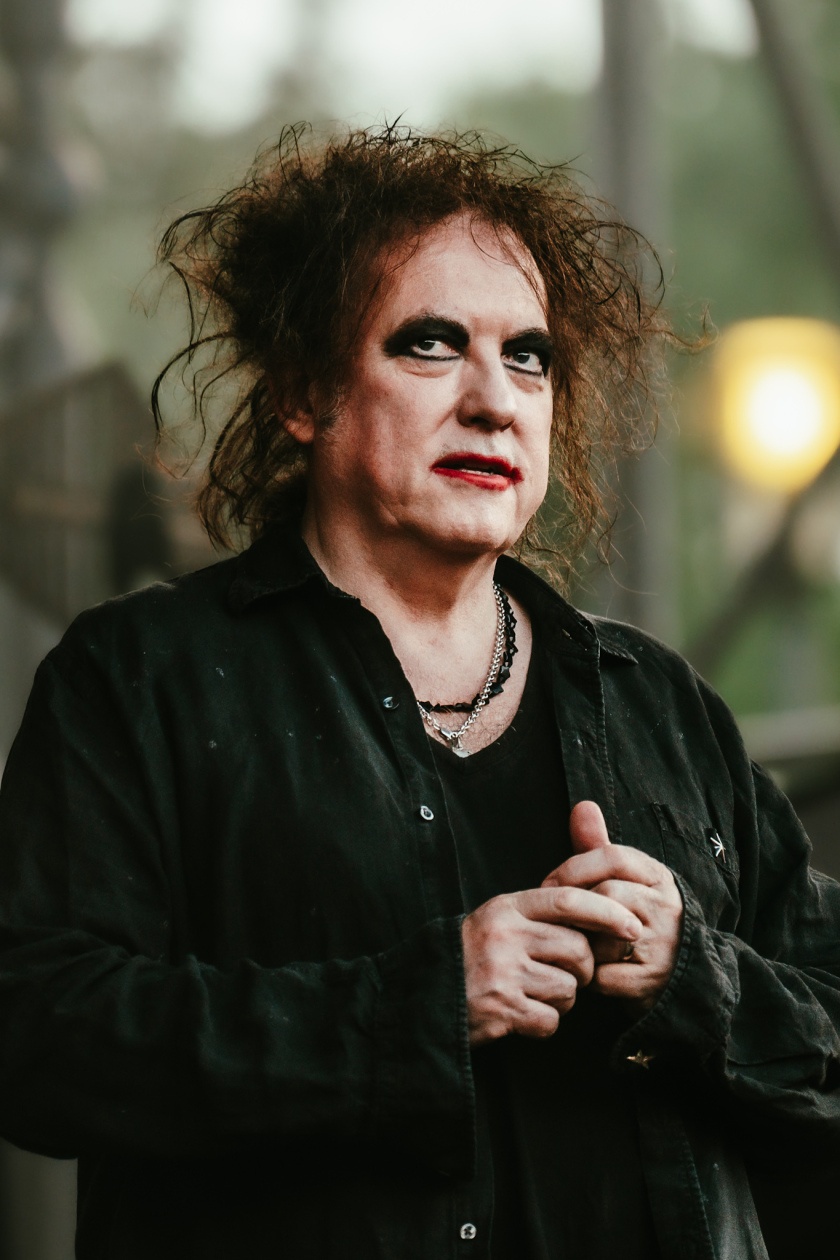 The Cure – Drei Deutschland-Konzerte in Folge in der Wuhlheide: Robert Smith und Band. – Robert Smith.