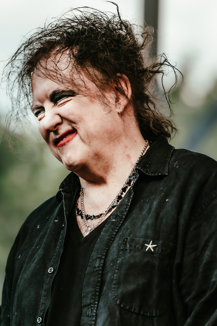 The Cure – Drei Deutschland-Konzerte in Folge in der Wuhlheide: Robert Smith und Band. – Robert Smith.