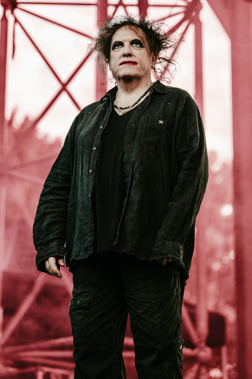 The Cure – Drei Deutschland-Konzerte in Folge in der Wuhlheide: Robert Smith und Band. – Robert Smith.