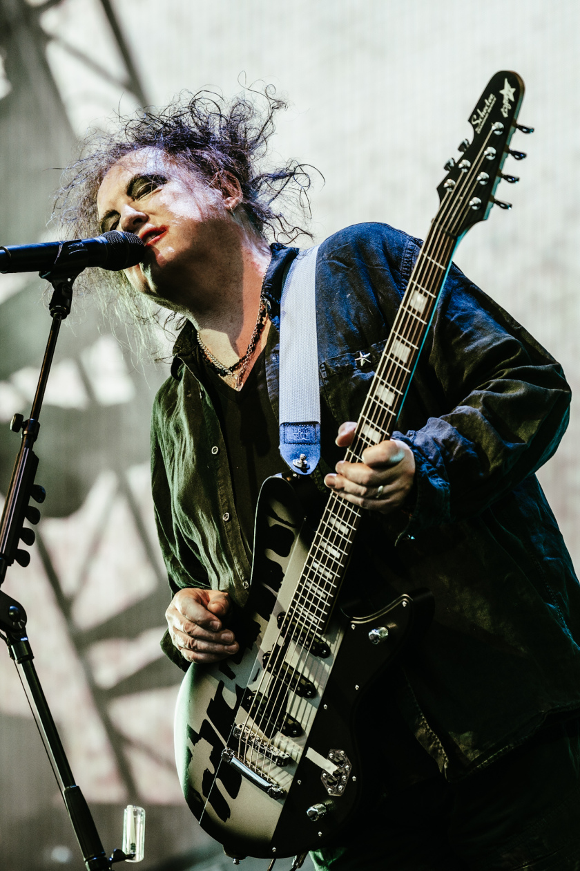The Cure – Drei Deutschland-Konzerte in Folge in der Wuhlheide: Robert Smith und Band. – Robert Smith.