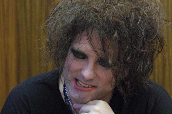 The Cure – Robert Smith steht Michael Schuh Rede und Antwort – 