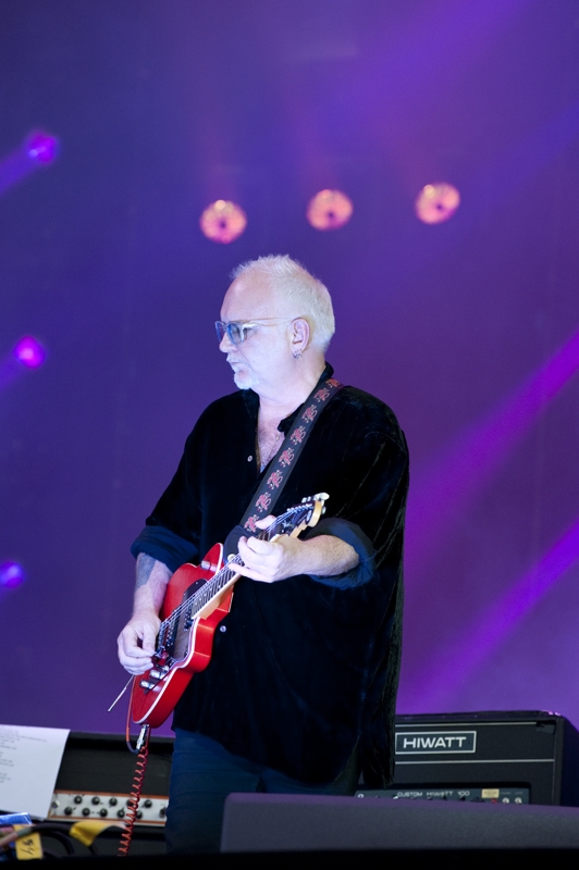 The Cure – Überall Heimvorteil: Robert Smith und Band. – Mit Ex-Bowie-Klampfer Reeves Gabrels.