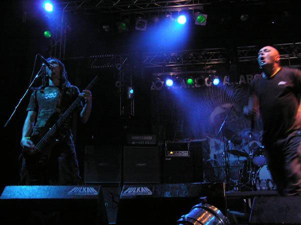 The Exploited – Wattie ist nach wie vor ein rotzender Stinkstiefel aber auch immer noch der einzig, wahre Punk! – 