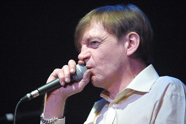 The Fall – Motzigel Mark E. Smith bat seine Band erneut auf eine Tournee. Rocken kann der alte Herr noch immer. – 