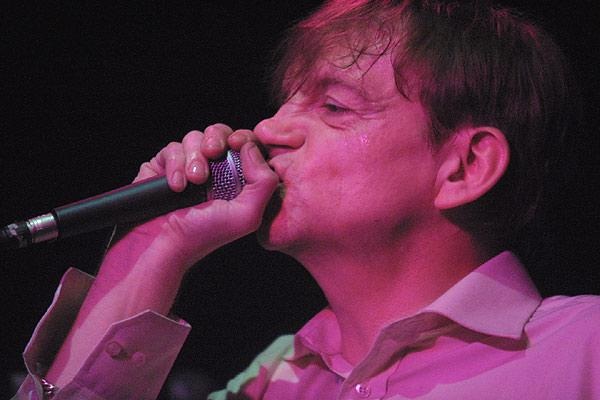 The Fall – Motzigel Mark E. Smith bat seine Band erneut auf eine Tournee. Rocken kann der alte Herr noch immer. – 