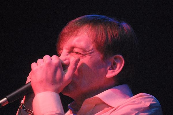 The Fall – Motzigel Mark E. Smith bat seine Band erneut auf eine Tournee. Rocken kann der alte Herr noch immer. – 