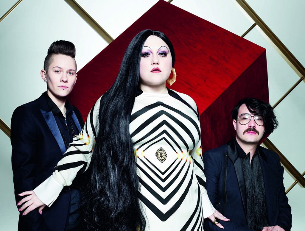 The Gossip – Die lesbische Ikone Beth Ditto und ihre Kollegen posieren zum "A Joyful Noise"-Album. – 